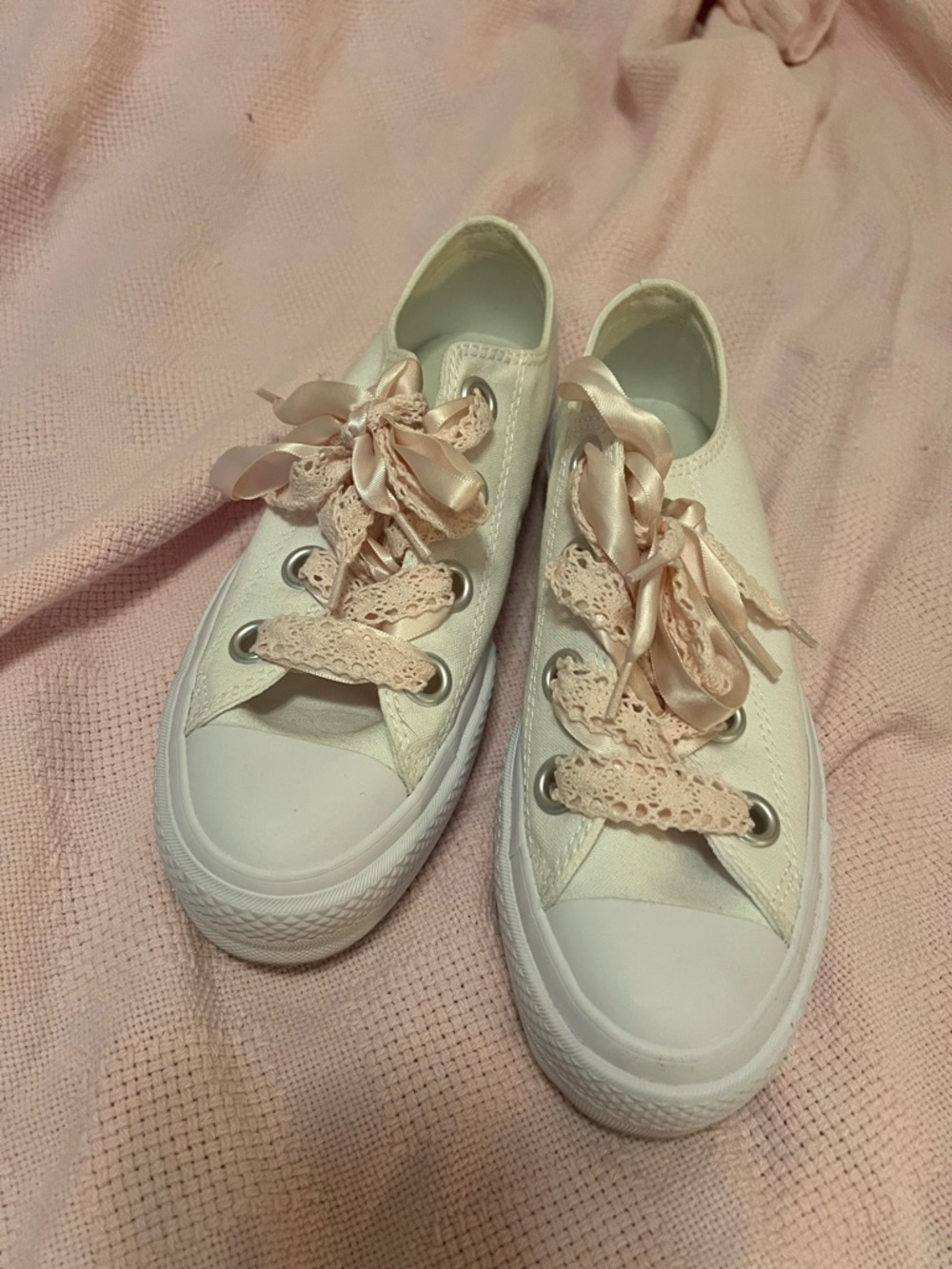 Converse Women's White and Pink Lace Sneakers Sz 8